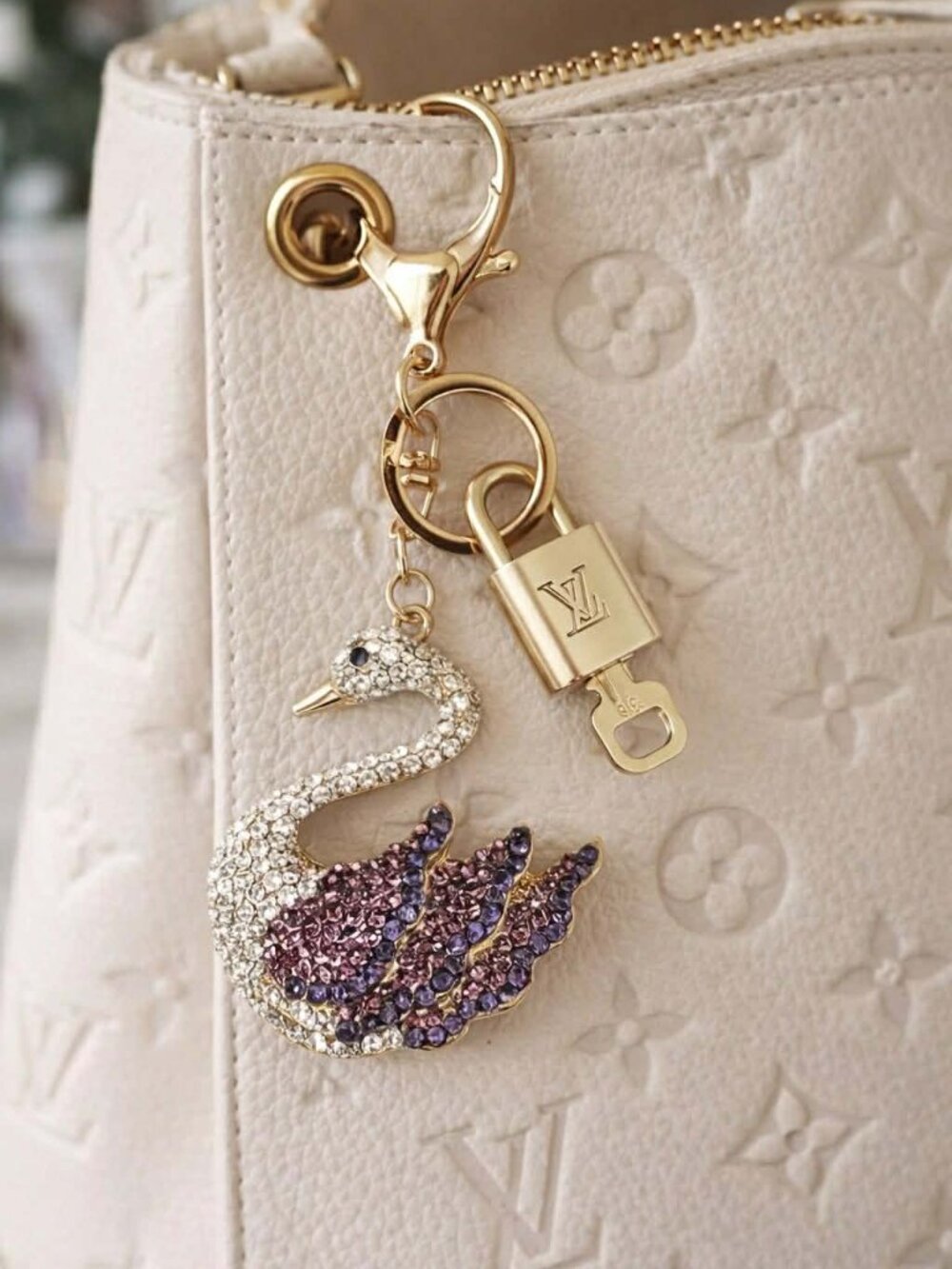 Louis Vuitton Authentic Gold Padlock 🔑 Key + Stylish Bag Unbranded Swan Charm